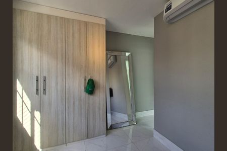 Casa de condomínio à venda com 200m², 3 quartos e 3 vagasSuíte 1