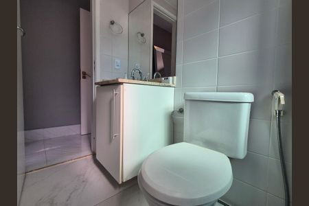 Casa de condomínio à venda com 200m², 3 quartos e 3 vagas Casa de condomínio à venda com 200m², 3 quartos e 3 vagasBanheiro suite 1