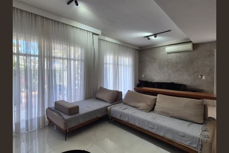 Sala de casa de condomínio à venda com 3 quartos, 200m² em Recreio dos Bandeirantes, Rio de Janeiro