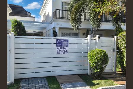 Casa de condomínio à venda com 200m², 3 quartos e 3 vagasPlaca