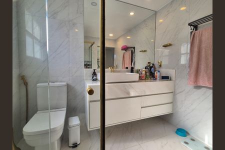 Casa de condomínio à venda com 200m², 3 quartos e 3 vagasBanheiro suite 2