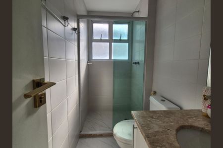 Casa de condomínio à venda com 200m², 3 quartos e 3 vagasBanheiro