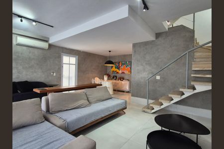 Casa de condomínio à venda com 200m², 3 quartos e 3 vagas Casa de condomínio à venda com 200m², 3 quartos e 3 vagasSala