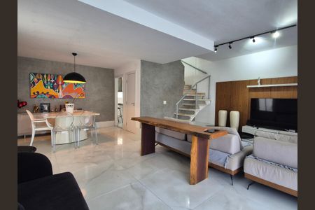 Sala de casa de condomínio à venda com 3 quartos, 200m² em Recreio dos Bandeirantes, Rio de Janeiro