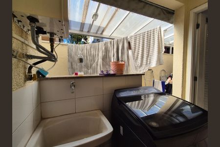 Casa de condomínio à venda com 200m², 3 quartos e 3 vagas Casa de condomínio à venda com 200m², 3 quartos e 3 vagasÁrea de Serviço