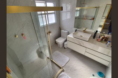 Casa de condomínio à venda com 200m², 3 quartos e 3 vagas Casa de condomínio à venda com 200m², 3 quartos e 3 vagasBanheiro suite 2