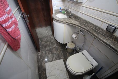 Casa para alugar com 237m², 4 quartos e 3 vagasBanheiro