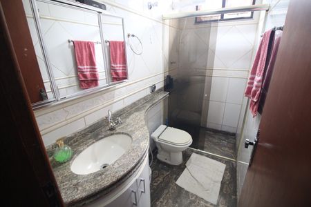 Casa para alugar com 237m², 4 quartos e 3 vagasBanheiro