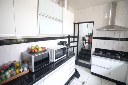 Casa para alugar com 237m², 4 quartos e 3 vagasCozinha