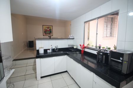 Casa para alugar com 237m², 4 quartos e 3 vagasCozinha Casa 2