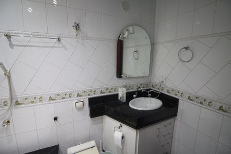 Casa para alugar com 237m², 4 quartos e 3 vagasBanheiro Suíte 