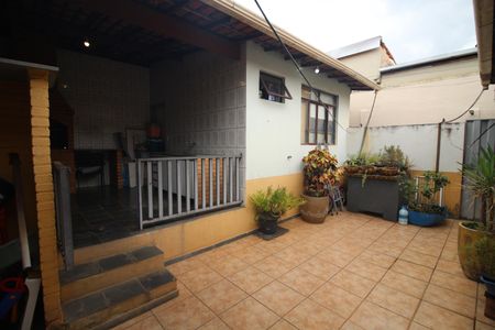 Casa para alugar com 237m², 4 quartos e 3 vagasQuintal