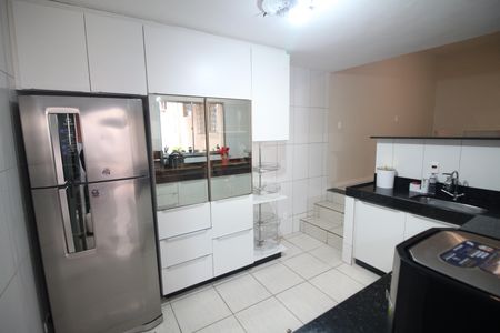 Casa para alugar com 237m², 4 quartos e 3 vagasCozinha Casa 2