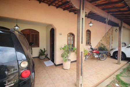 Casa para alugar com 237m², 4 quartos e 3 vagasQuintal