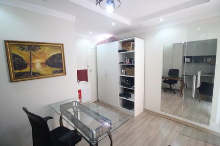 Casa para alugar com 237m², 4 quartos e 3 vagasEscritorio