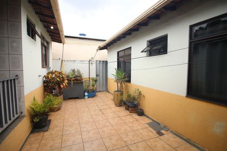 Casa para alugar com 237m², 4 quartos e 3 vagasQuintal