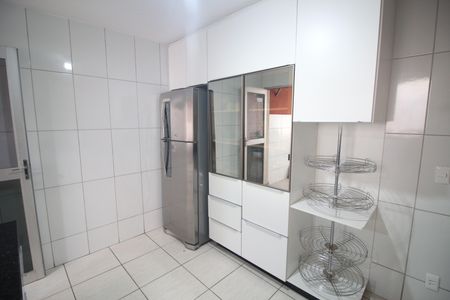 Casa para alugar com 237m², 4 quartos e 3 vagasCozinha Casa 2