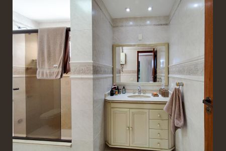 Apartamento à venda com 140m², 4 quartos e 1 vagaBanheiro da Suíte