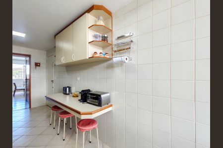 Apartamento à venda com 140m², 4 quartos e 1 vagaCozinha