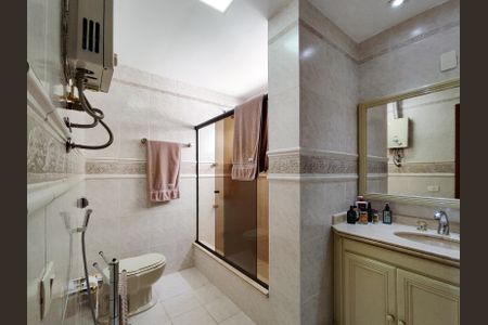 Apartamento à venda com 140m², 4 quartos e 1 vagaBanheiro da Suíte