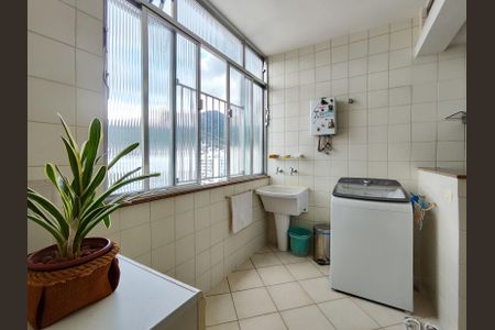 Apartamento à venda com 140m², 4 quartos e 1 vagaÁrea de Serviço