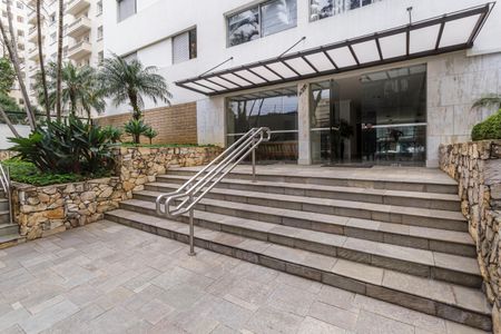 Apartamento à venda com 98m², 3 quartos e 1 vaga Apartamento à venda com 98m², 3 quartos e 1 vagaFachada