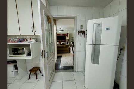 Casa à venda com 176m², 3 quartos e 1 vagaBanheiro
