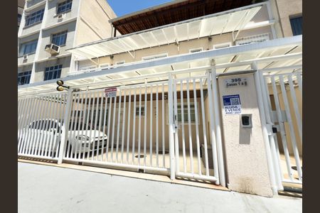 Casa à venda com 176m², 3 quartos e 1 vagaFachada