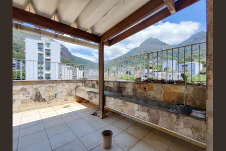 Apartamento para alugar com 215m², 3 quartos e 1 vaga Apartamento para alugar com 215m², 3 quartos e 1 vagaTerraço