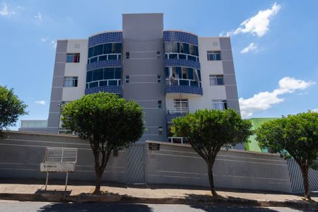 Fachada de apartamento à venda com 2 quartos, 53m² em Brasil Industrial (Barreiro), Belo Horizonte