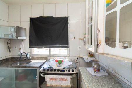 Cozinha de apartamento à venda com 2 quartos, 53m² em Brasil Industrial (Barreiro), Belo Horizonte