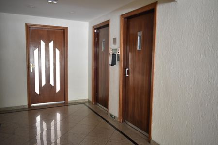 Apartamento à venda com 81m², 2 quartos e 1 vagaHall de entrada