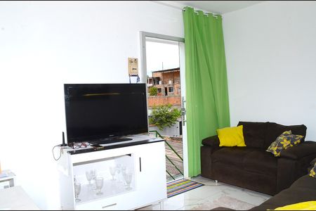 Sala de casa para alugar com 2 quartos, 40m² em Providência, Belo Horizonte