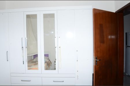 Quarto 1 de casa para alugar com 2 quartos, 40m² em Providência, Belo Horizonte