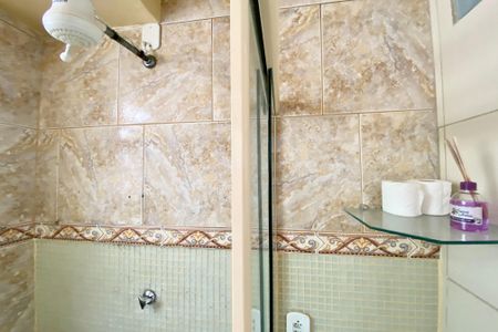 Apartamento para alugar com 100m², 2 quartos e sem vagaBanheiro da Suíte