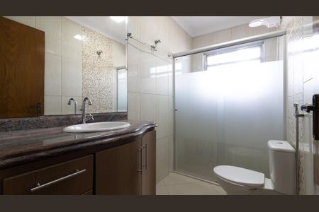 Casa à venda com 300m², 3 quartos e 2 vagas Casa à venda com 300m², 3 quartos e 2 vagasBanheiro