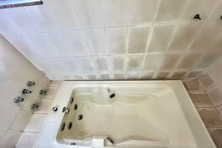 Casa à venda com 300m², 5 quartos e 3 vagasBanheiro da Suíte 1