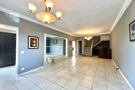 Sala de casa à venda com 5 quartos, 300m² em Parque Jabaquara, São Paulo