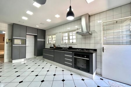 Casa à venda com 300m², 5 quartos e 3 vagasCozinha