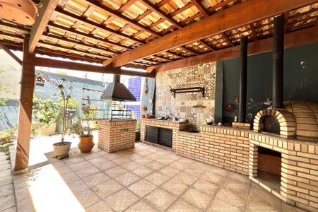 Casa à venda com 300m², 5 quartos e 3 vagasChurrasqueira