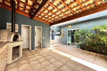 Casa à venda com 300m², 5 quartos e 3 vagasChurrasqueira