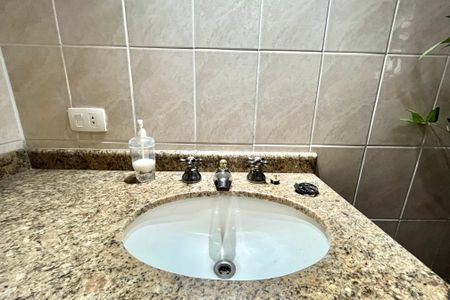 Casa à venda com 300m², 5 quartos e 3 vagasLavabo