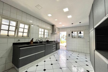 Casa à venda com 300m², 5 quartos e 3 vagasCozinha