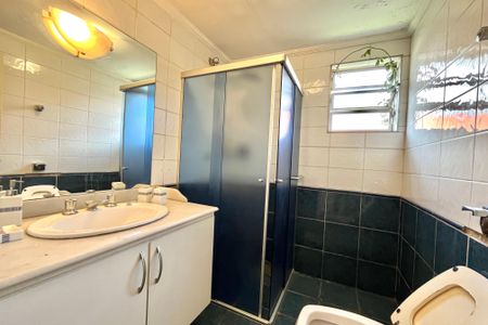 Casa à venda com 300m², 5 quartos e 3 vagasBanheiro da Suíte 2