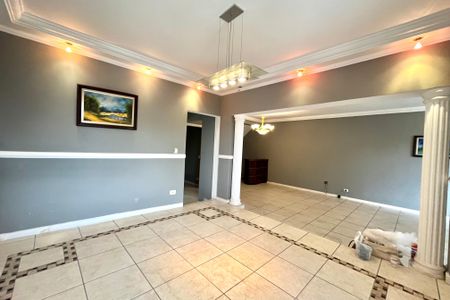 Casa à venda com 300m², 5 quartos e 3 vagasSala