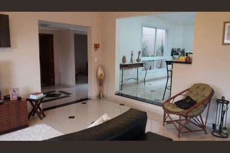 Casa à venda com 2 quartos, 1000m² em Jardim Tereza Cristina, Jundiaí