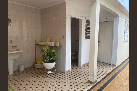 Casa à venda com 3 quartos, 194m² em Vila Canero, São Paulo