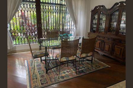 Casa à venda com 3 quartos, 194m² em Vila Canero, São Paulo