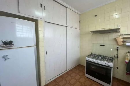 Casa à venda com 3 quartos, 194m² em Vila Canero, São Paulo