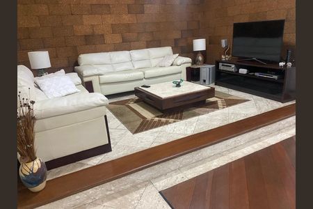 Casa à venda com 3 quartos, 194m² em Vila Canero, São Paulo